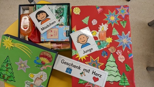 Schüler der Cäcilien-Schule machen bedürftigen Kindern zu Weihnachten eine Freude