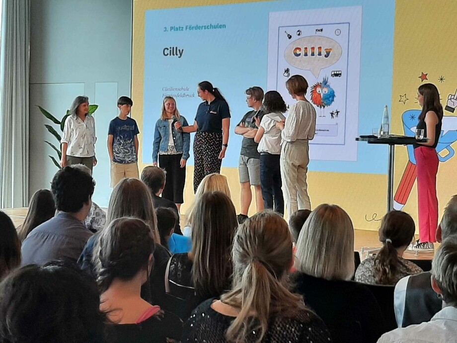 Preisverleihung für die Cäcilien-Schule im Literaturhaus am Salvatorplatz in München