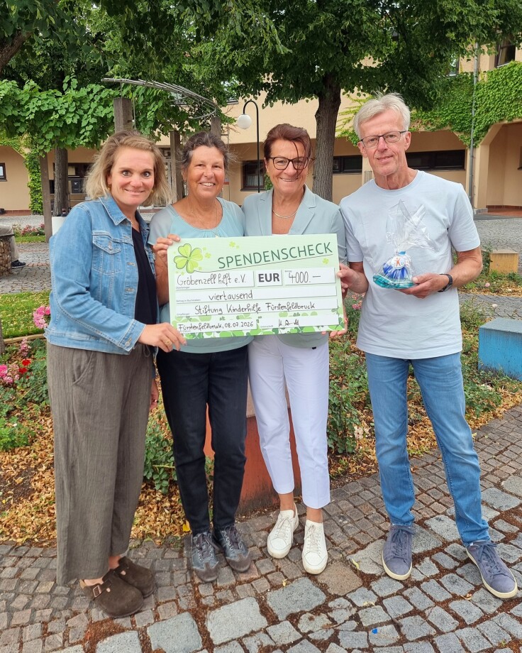 Gröbenzeller Bücherflohmarkt – 4.000 Euro Spende für ein neues Spielhäuschen